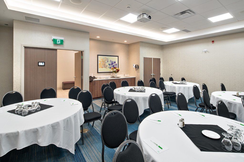 Holiday Inn Express - Red Deer North By Ihg Εξωτερικό φωτογραφία